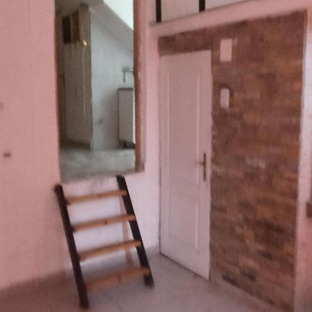Small Apartment Private Bathroom Strong Wi-Fi Belgrad Exterior foto