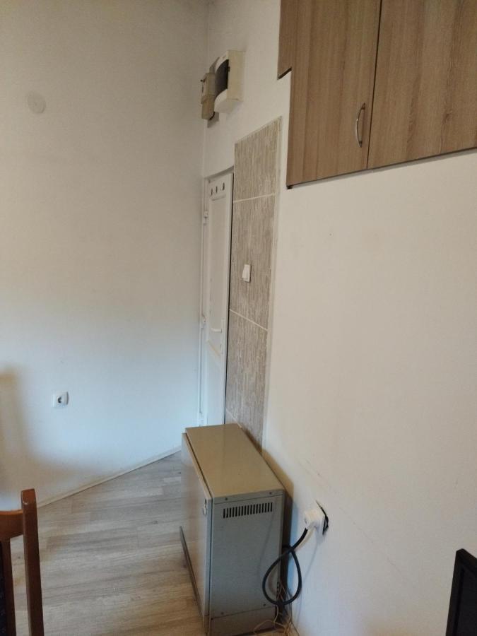 Small Apartment Private Bathroom Strong Wi-Fi Belgrad Exterior foto